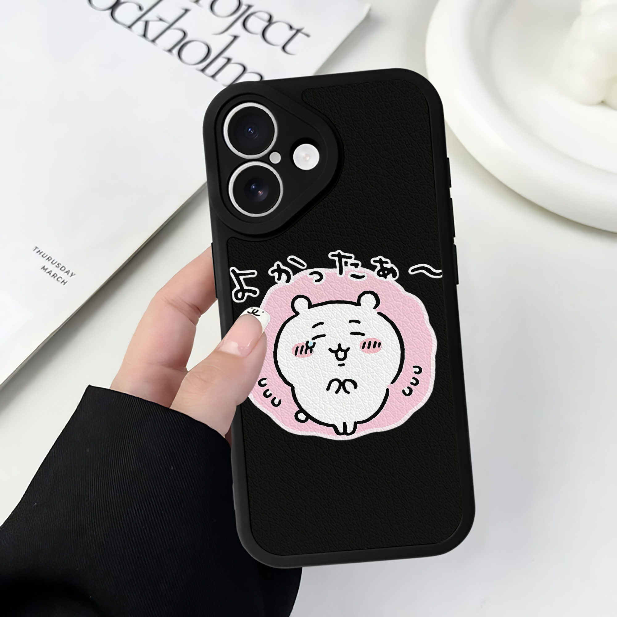 （画像用） ちいかわ ちいかわ Chii-kawa chiikawa 【iPhone 16シリーズ対応】シリコンスマホケース（レザー調） 材質：シリコン